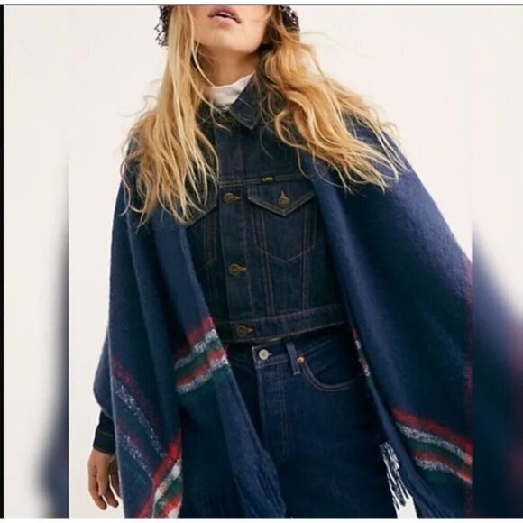 NWT Free People Wren Poncho Cape Blanket Wrap Blue Striped Fringed OSFM - Picture 4 of 12